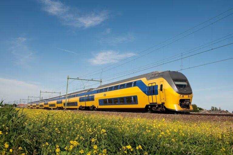 Efteling: Train + Bus To/From Amsterdam